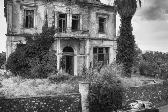 Οικία Κοντού. Το στοιχειωμένο σπίτι (Haunted house)