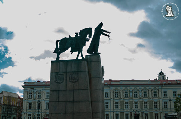 Monument to Grand Duke Gediminas Paminklas LDK didžiajam kunigaikščiui Gediminui