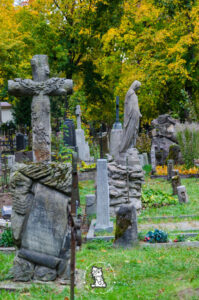 Bernardine Cemetery (Lithuanian: Bernardinų kapinės-Mister Evans